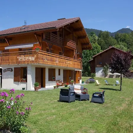 La Passerelle Au Calme Proche La Clusaz Et Grand Bornand Bed & Breakfast *